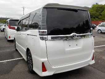 TOYOTA VOXY 2021 Image 4