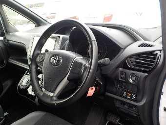 TOYOTA VOXY 2021 Image 5