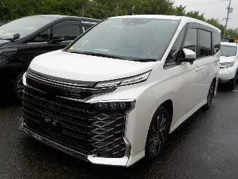 TOYOTA VOXY 2023 Image 2
