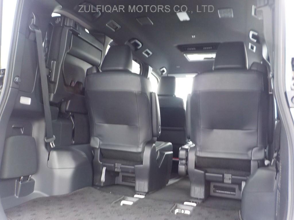 TOYOTA VOXY 2023 Image 11