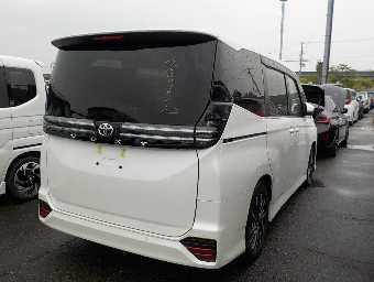 TOYOTA VOXY 2023 Image 3