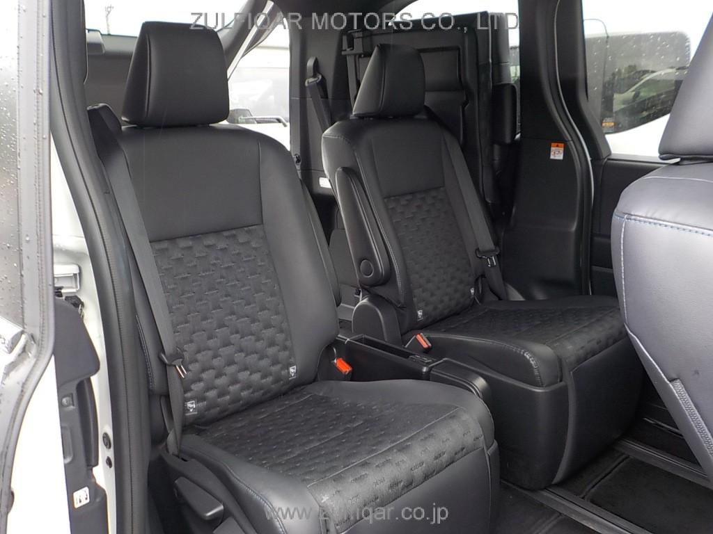 TOYOTA VOXY 2023 Image 10