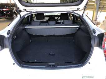 TOYOTA PRIUS 2018 Image 8