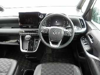 TOYOTA VOXY 2023 Image 5