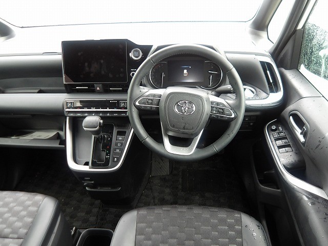 TOYOTA VOXY 2023 Image 23