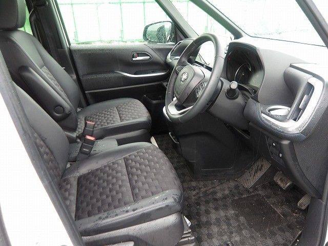 TOYOTA VOXY 2023 Image 30