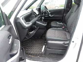 TOYOTA VOXY 2023 Image 13