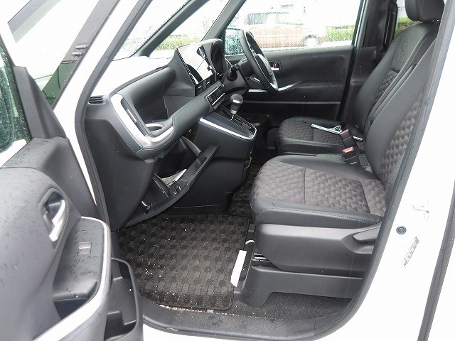 TOYOTA VOXY 2023 Image 31