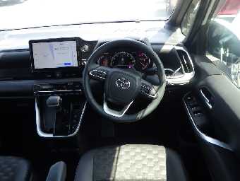 TOYOTA VOXY 2024 Image 5