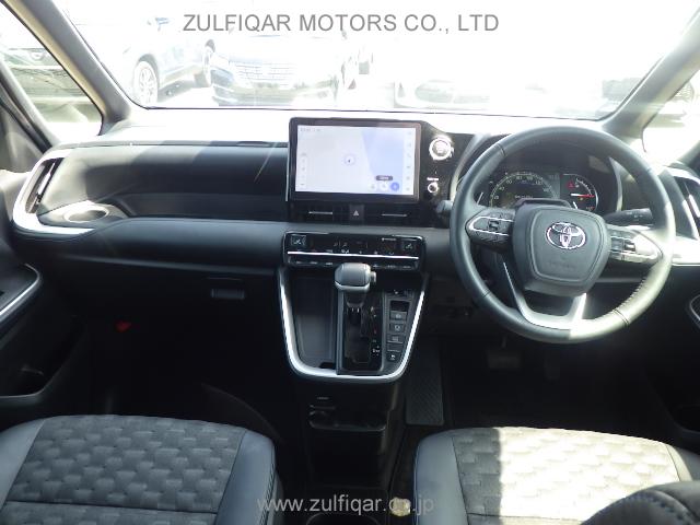 TOYOTA VOXY 2023 Image 7