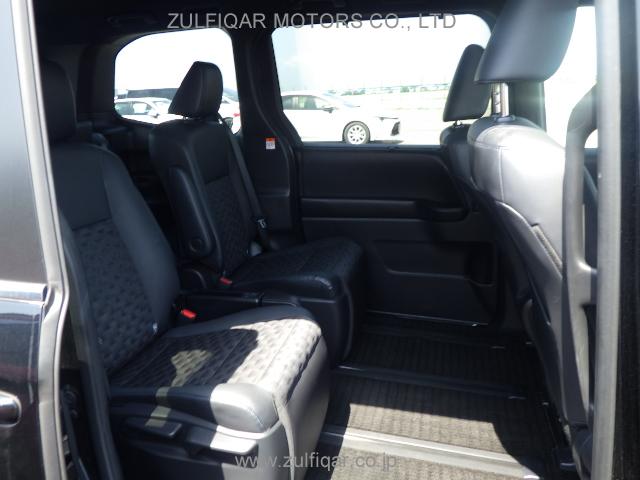 TOYOTA VOXY 2023 Image 8