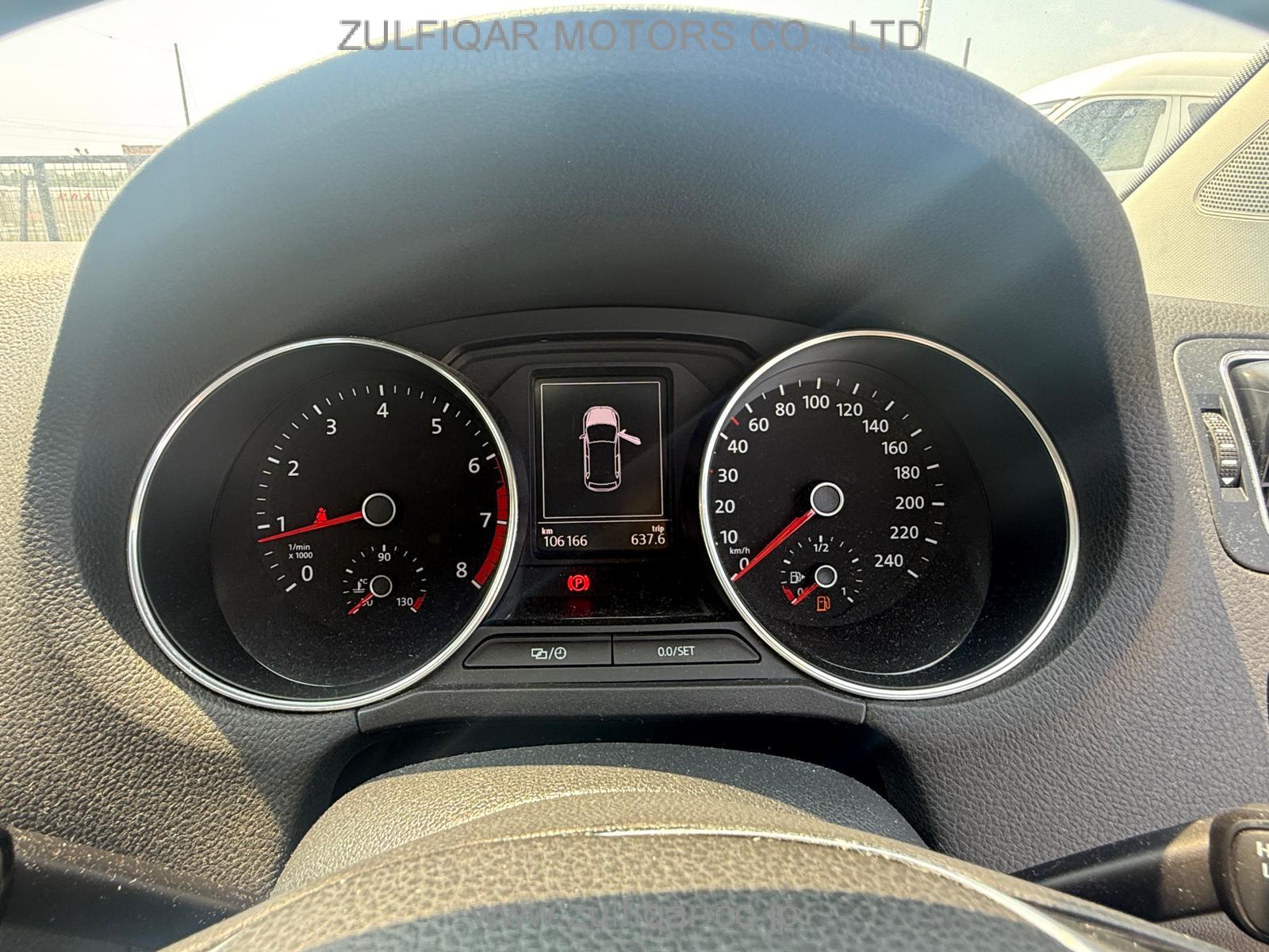 VOLKSWAGEN POLO 2015 Image 6