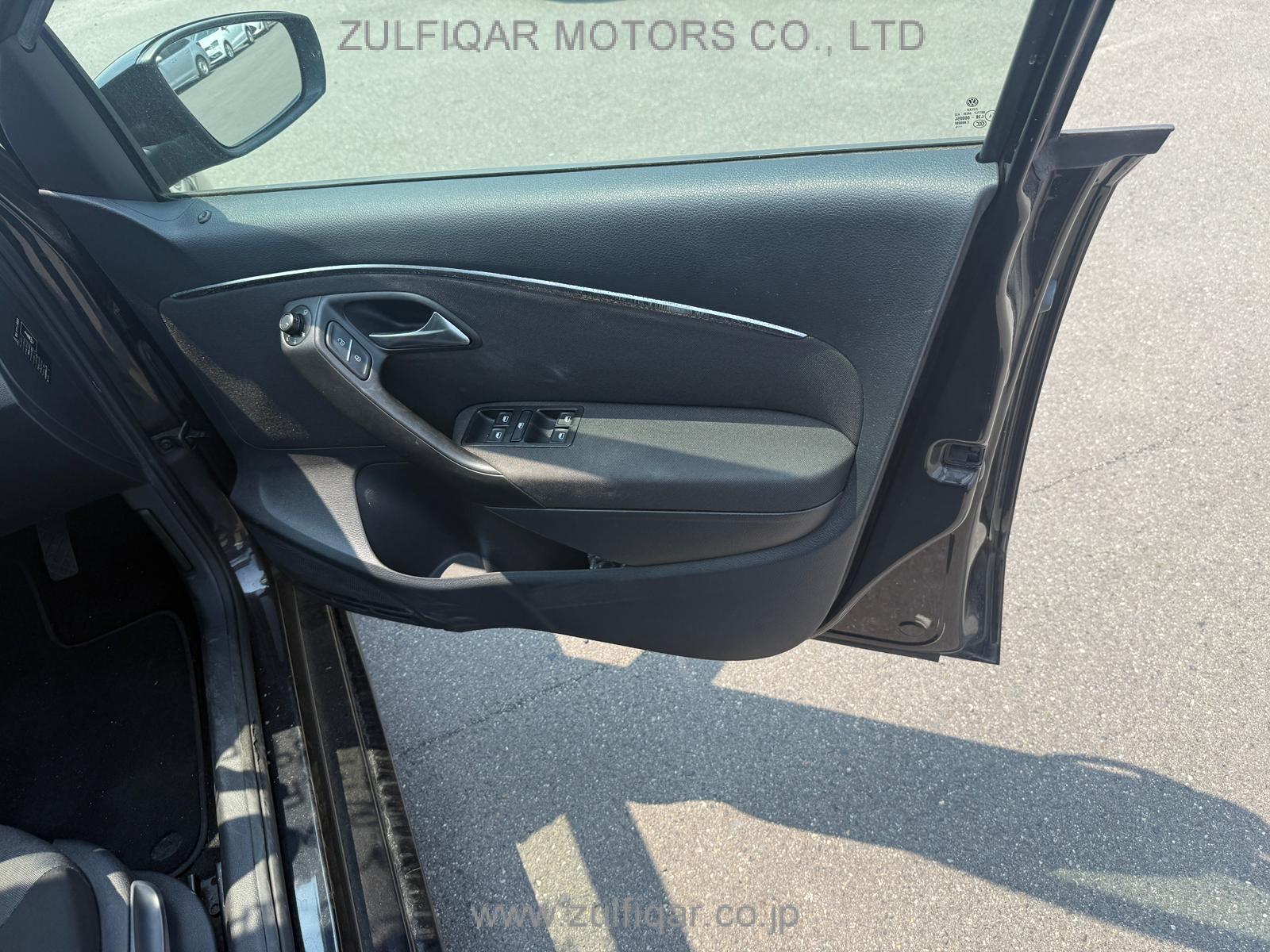 VOLKSWAGEN POLO 2015 Image 7