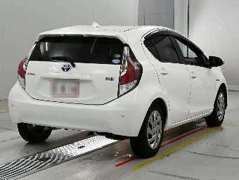 TOYOTA AQUA 2015 Image 2