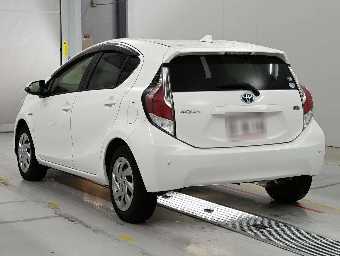 TOYOTA AQUA 2015 Image 6