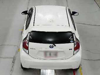 TOYOTA AQUA 2015 Image 8