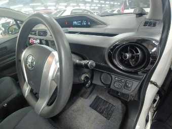 TOYOTA AQUA 2015 Image 9