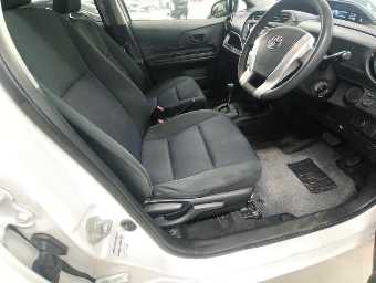 TOYOTA AQUA 2015 Image 10