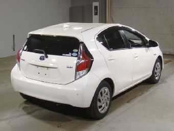 TOYOTA AQUA 2015 Image 2