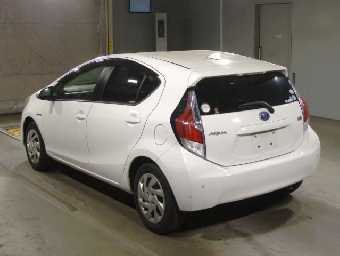 TOYOTA AQUA 2015 Image 4