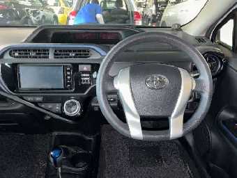 TOYOTA AQUA 2015 Image 6