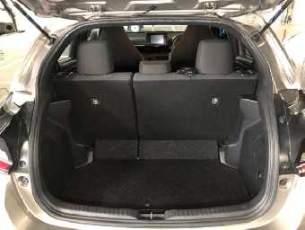 TOYOTA YARIS 2021 Image 8