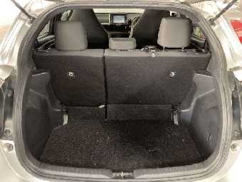 TOYOTA YARIS 2021 Image 8
