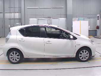 TOYOTA AQUA 2014 Image 3