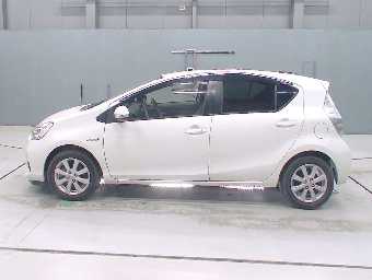 TOYOTA AQUA 2014 Image 4