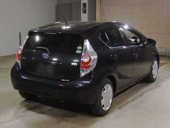TOYOTA AQUA 2014 Image 2