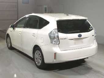 TOYOTA PRIUS ALPHA 2014 Image 4