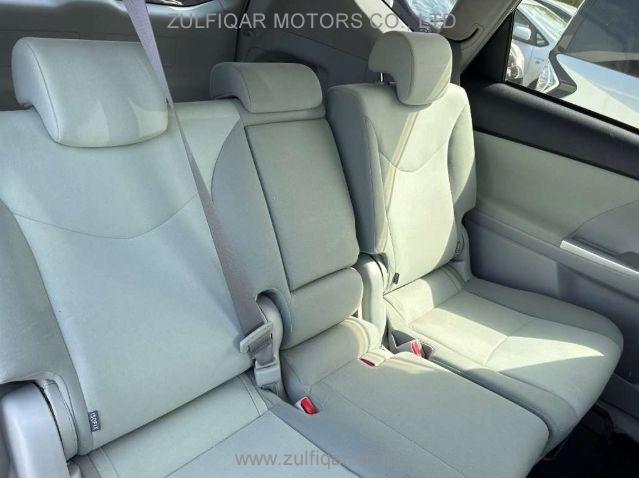 TOYOTA PRIUS ALPHA 2014 Image 7