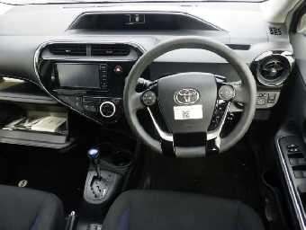 TOYOTA AQUA 2017 Image 6