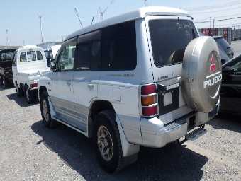 MITSUBISHI PAJERO 1999 Image 3