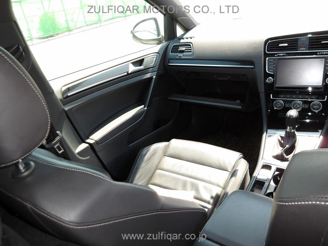 VOLKSWAGEN GOLF R 2015 Image 9