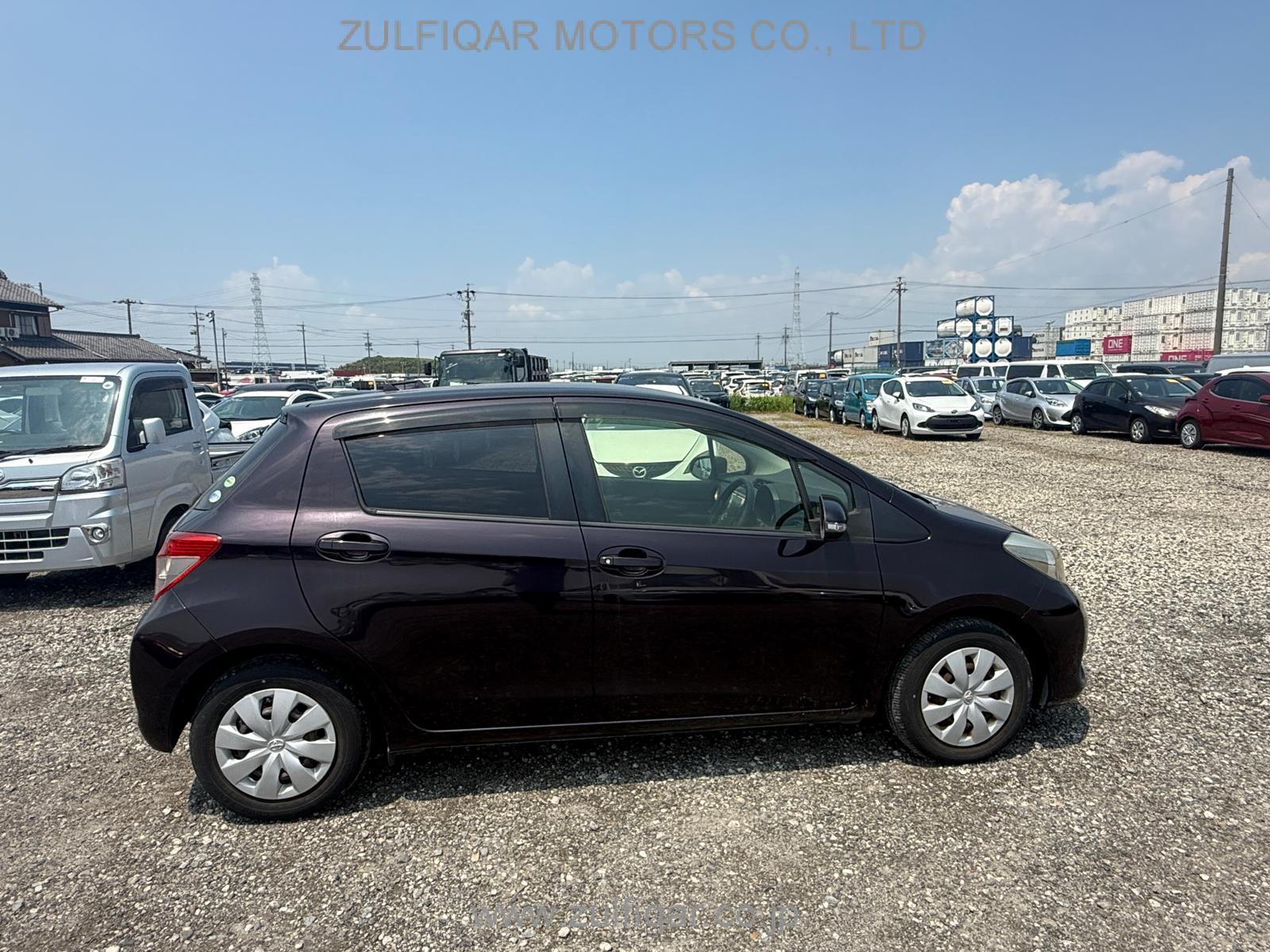 TOYOTA VITZ 2014 Image 3