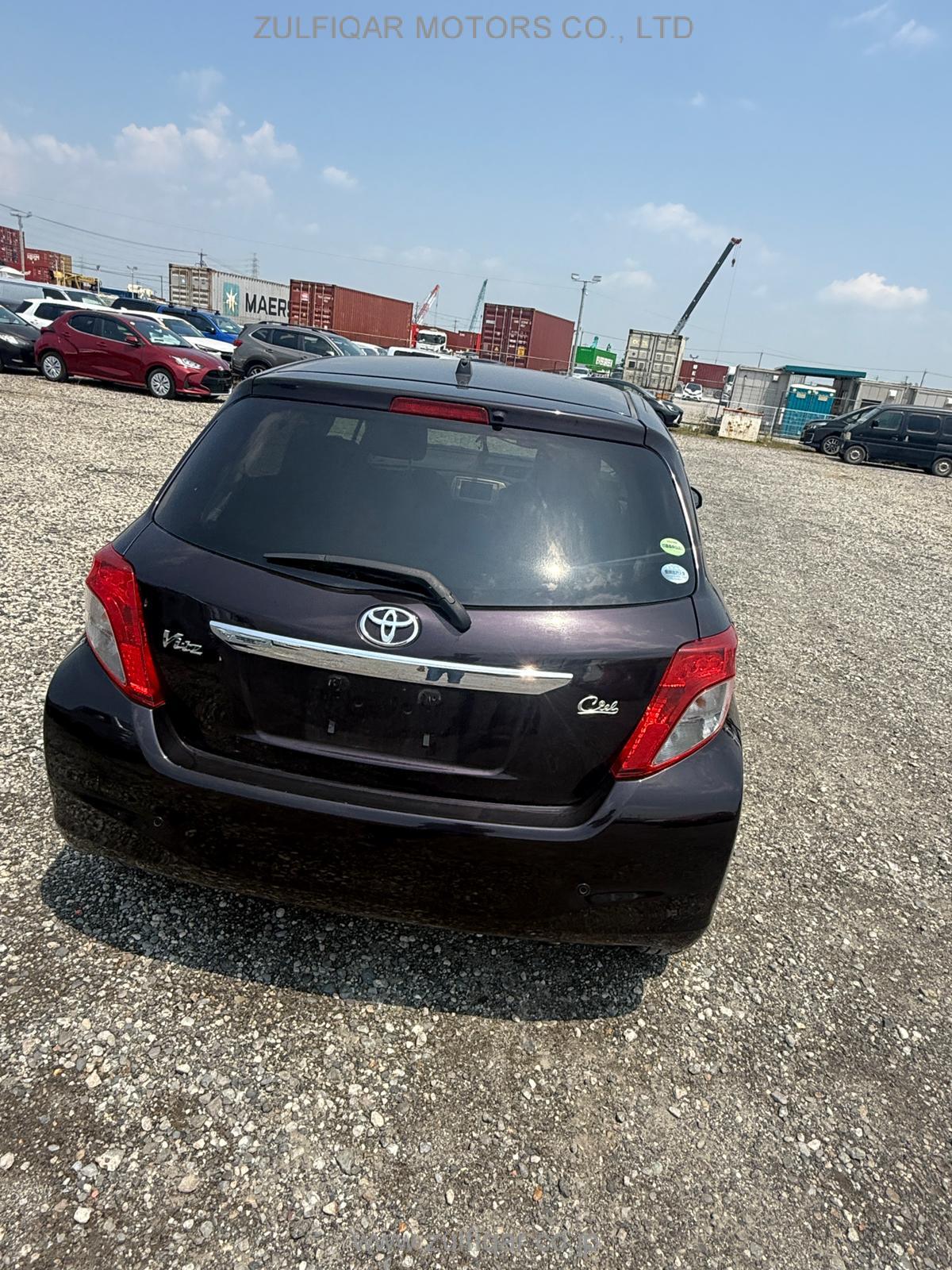 TOYOTA VITZ 2014 Image 4