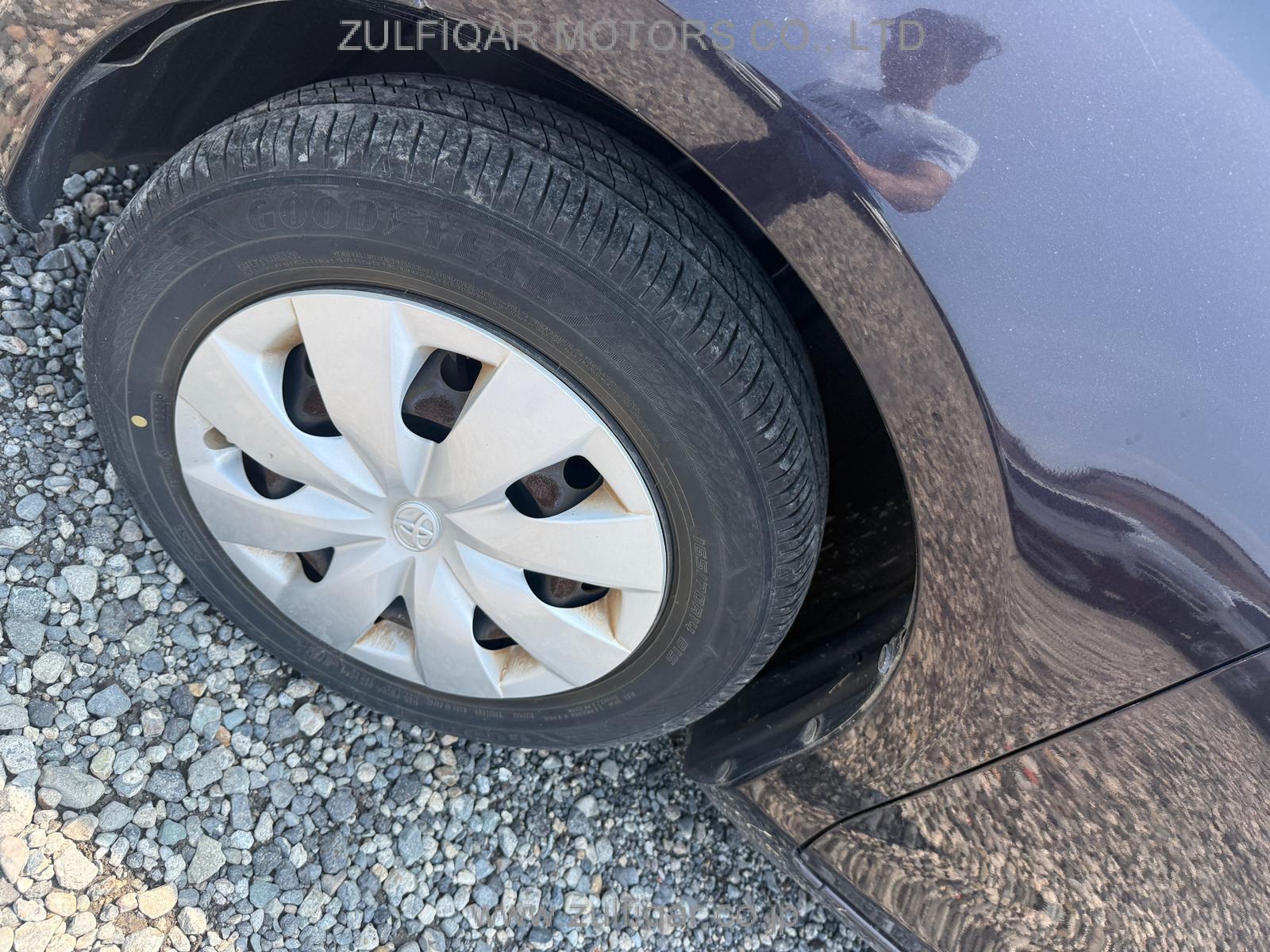 TOYOTA VITZ 2014 Image 10
