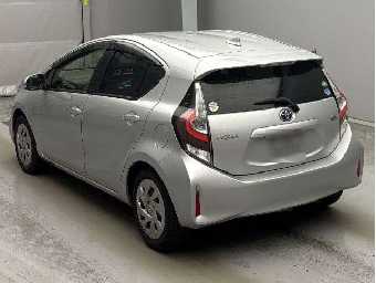 TOYOTA AQUA 2021 Image 4