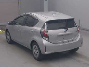 TOYOTA AQUA 2019 Image 4
