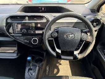 TOYOTA PRIUS 2018 Image 6