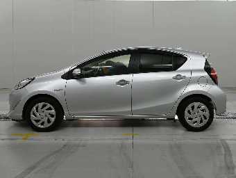 TOYOTA AQUA 2017 Image 4