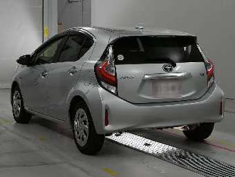 TOYOTA AQUA 2017 Image 6
