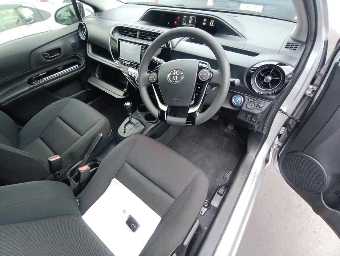 TOYOTA AQUA 2017 Image 9