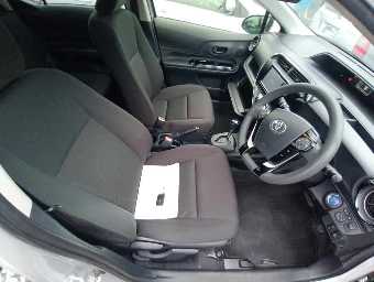 TOYOTA AQUA 2017 Image 10