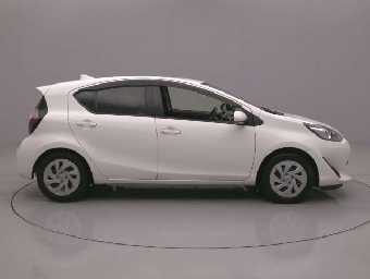 TOYOTA AQUA 2021 Image 6