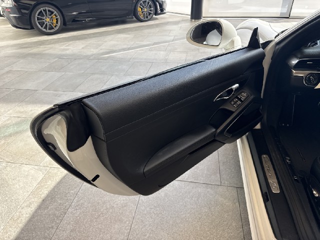 PORSCHE 911 2016 Image 26