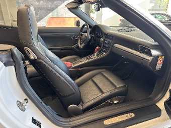 PORSCHE 911 2016 Image 21