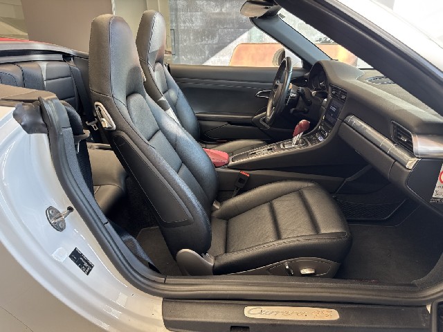PORSCHE 911 2016 Image 28