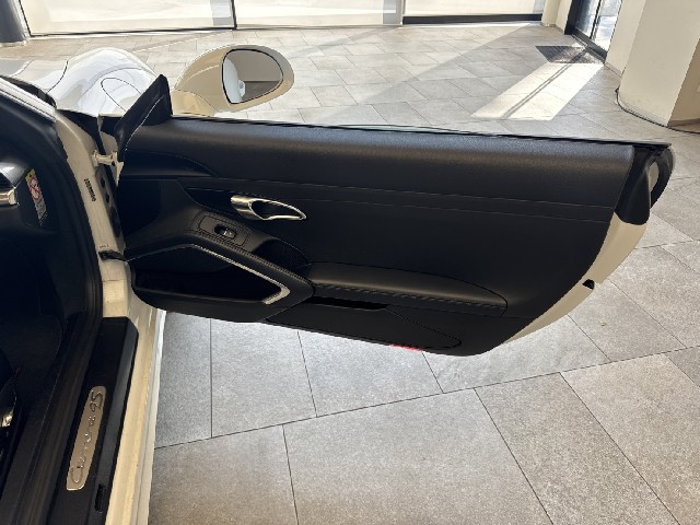 PORSCHE 911 2016 Image 30